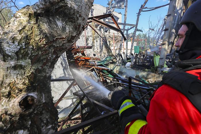 Tregua di Pasqua ortodossa infranta: Mosca e Kiev si accusano per violazioni commesse