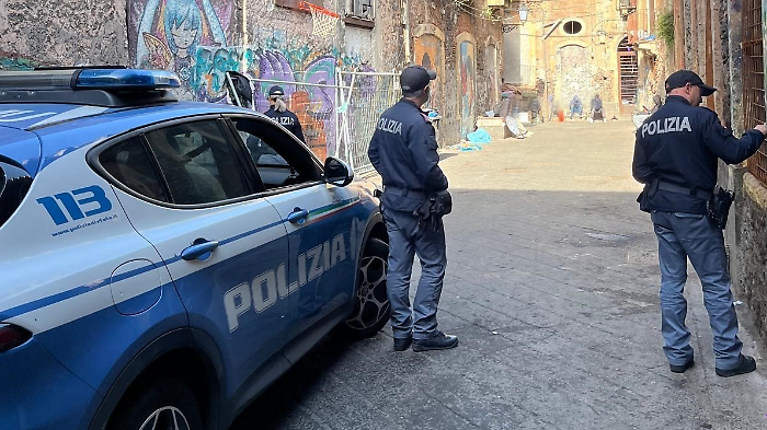 Parcheggiatori abusivi e scooter rubati: controlli a San Berillo 