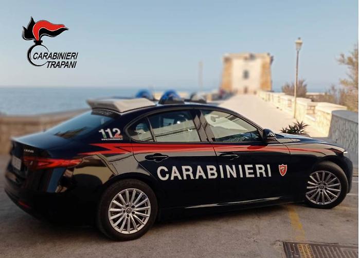 Raffica di controlli a Trapani: il comando provinciale dei Carabinieri arresta 2 persone, 87 deferiti e 53 segnalati per droga