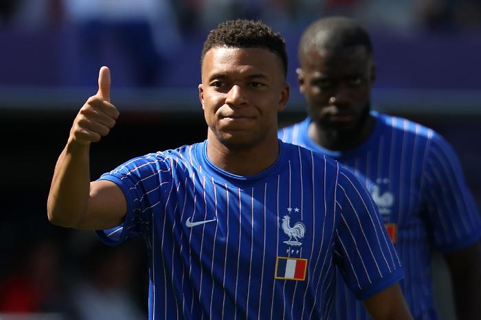 Un rigore di Mbapp&eacute; abbatte il muro paraguayano che concede il pass per i quarti alla Francia 