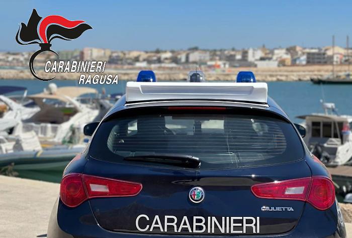 Scoglitti, deteneva un'arma da taglio: arrestato un 41enne marocchino