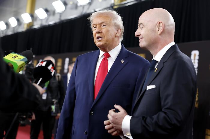 Trump interviene, la FIFA cambia decisione: esplode il caso politico-sportivo