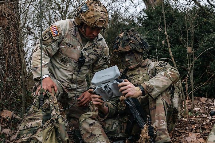 Droni, cane robot e sistemi anti-Uav: la Nato accelera sulla sperimentazione delle tecnologie militari del futuro