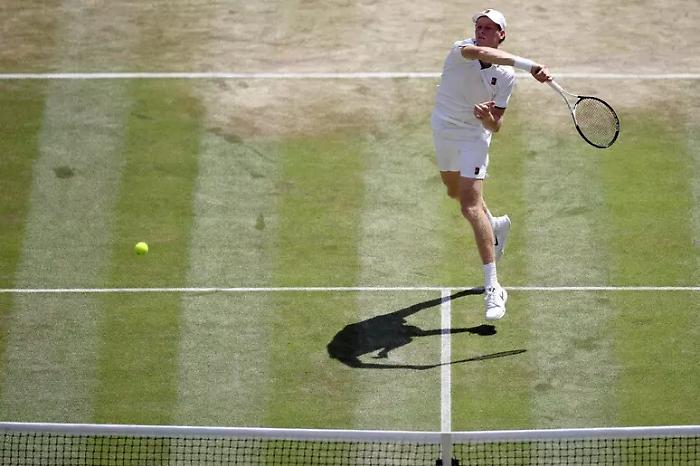 Sinner elimina Struff in tre set e vola in semifinale a Wimbledon