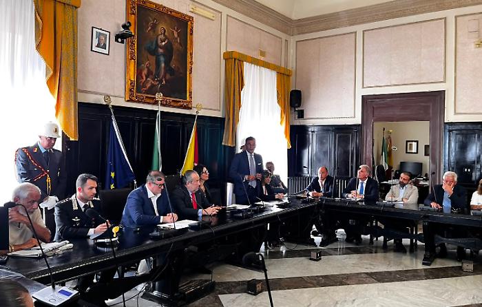 Racket ed estorsioni, istituzioni unite a Carini. Tamajo: &laquo;Nessuno deve sentirsi solo. Legalit&agrave; indispensabile per lo sviluppo&raquo;