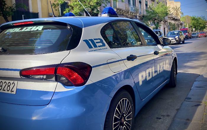 Adocchia uno scooter e tenta di rubarlo mentre il proprietario &egrave; in un locale: arrestato in flagranza un 36enne