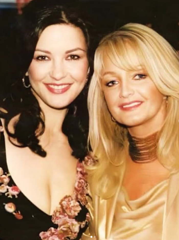 Catherine Zeta-Jones commossa per la morte a 75 anni di Bonnie Tyler, la voce di 'Total Eclipse of the Heart'