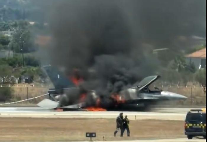  F-16 greco in fiamme a Zante, il pilota eroe atterra senza carrello: il video dei soccorsi
