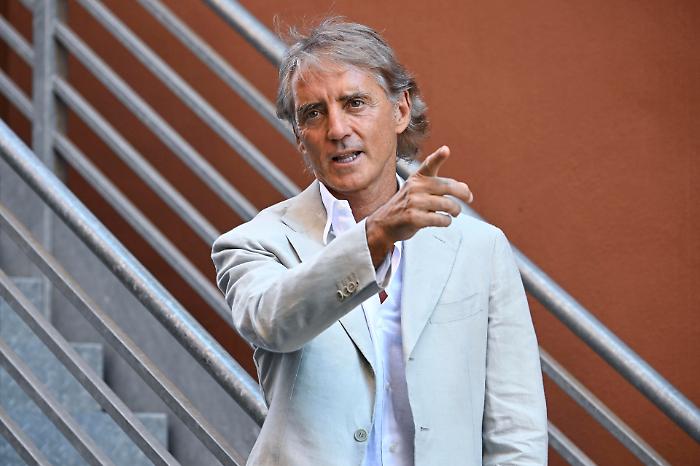 Il ritorno del Mancio: l'usato sicuro di Malag&ograve; per salvare l'Italia 