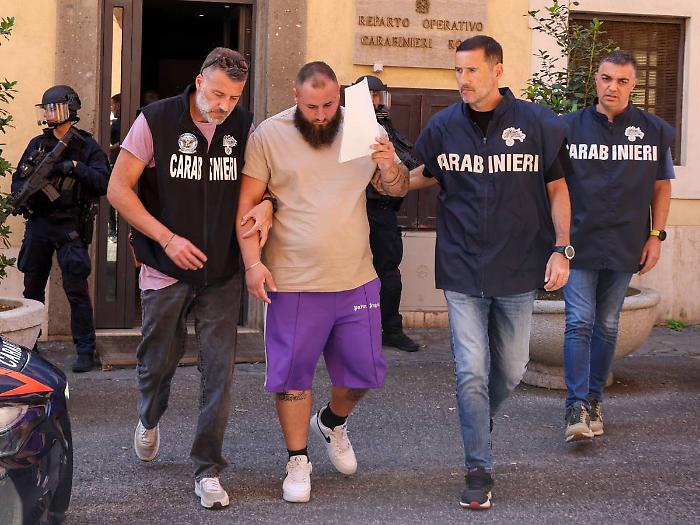 Da body guard di Rita De Crescenzo a personaggio chiavi nell'affaire Ranucci - Lavitola: chi &egrave; Gomes Clesio Tavares 