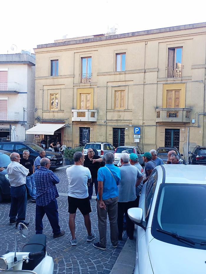 Diga San Giovanni piena ma campi a secco: esplode la rivolta dell&rsquo;acqua a Naro