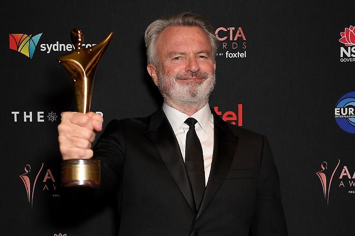 L'Anticristo che ci ha fatto sognare coi dinosauri: la parabola di Sam Neill morto oggi a 78 anni