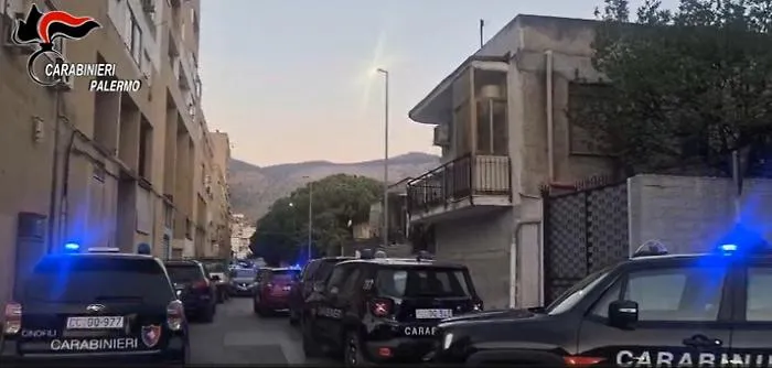 Blitz intimidazioni, le rivelazioni del pentito: "Kalashnikov e un intero arsenale 'importati' dalla Puglia"