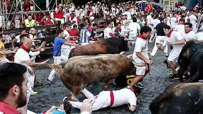 Pamplona, 57 feriti nell'"encierro" di San Firmino e cinque sono stranieri