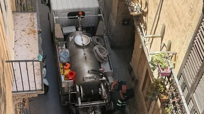 Ortigia senz'acqua da quattro giorni: rabbia tra residenti e commercianti