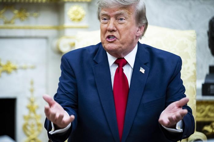 &laquo;Trump ha ricevuto 2 milioni di dollari da una societ&agrave; sudcoreana sotto indagine in Usa&raquo;
