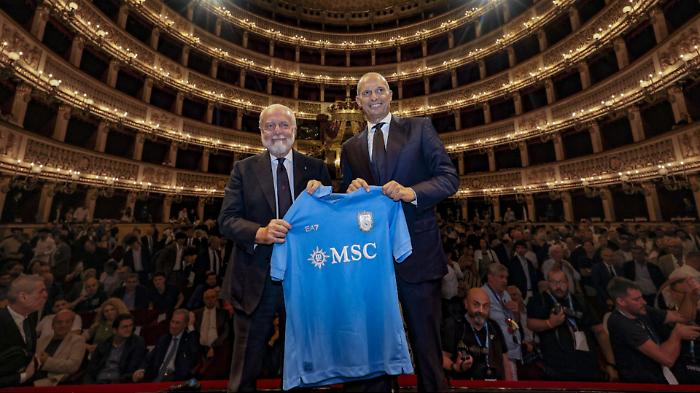 Il Napoli di Allegri nasce al San Carlo: &laquo;Ora lavoriamo, la squadra &egrave; gi&agrave; forte&raquo;
