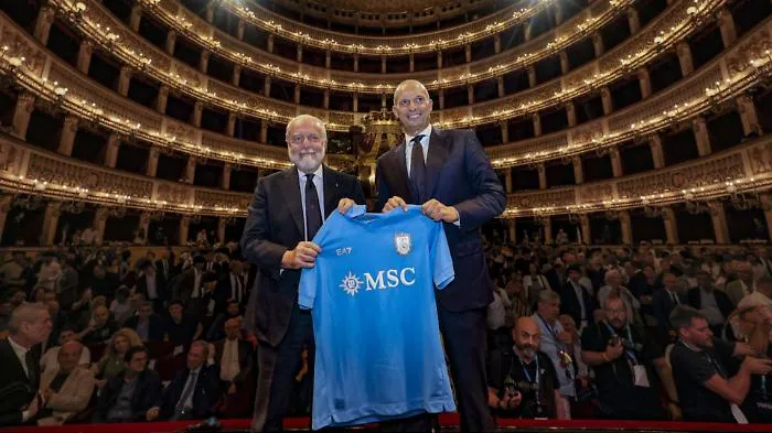 Il Napoli di Allegri nasce al San Carlo: &laquo;Ora lavoriamo, la squadra &egrave; gi&agrave; forte&raquo;