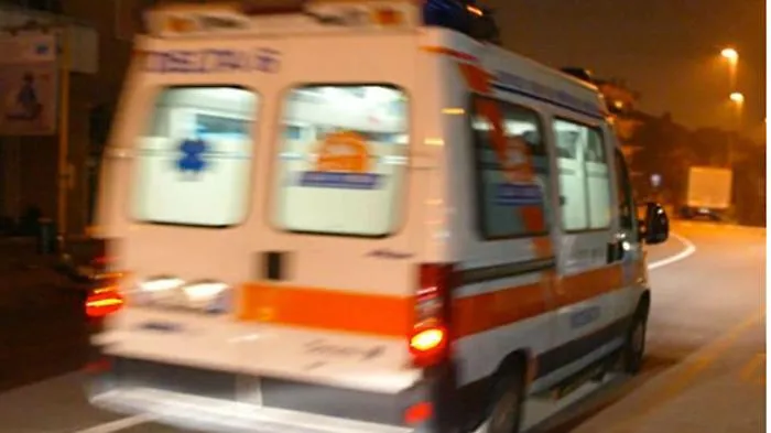 Schianto nella notte tra Floridia e Solarino: muore a 16 anni, altri due giovani feriti