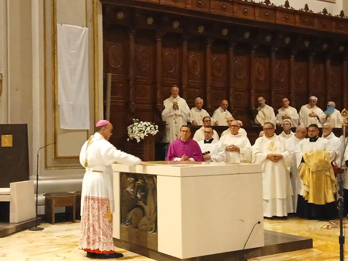 Ragusa, benedetti e consacrati in cattedrale i nuovi poli liturgici