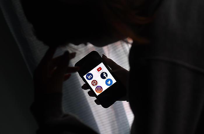 Siri (Lega): "Una proposta per il divieto social agli under 15"