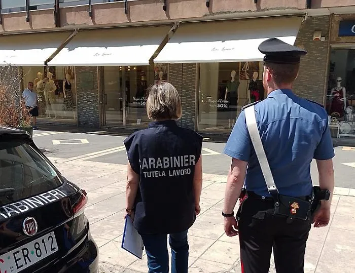 Maxi ispezione nelle aziende dei rifiuti a Palermo: 90 lavoratori identificati, sanzioni per 21.200 euro e datori di lavoro denunciati