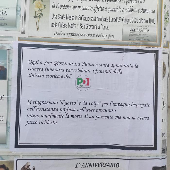 "Funerali" per il PD in paese: il giallo del manifesto anonimo