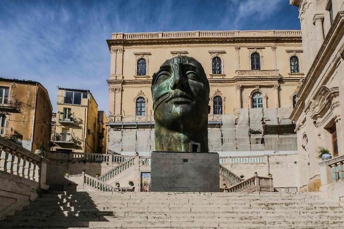 Caltagirone Tindaro Mitoraj 
