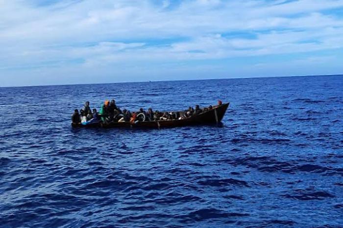 Riprendono gli sbarchi a Lampedusa: 51 migranti salvati in mare, hotspot sotto controllo