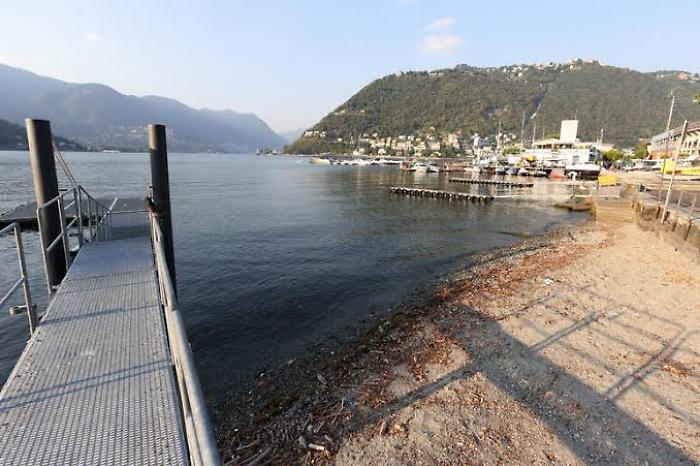 Tuffo rischioso nel lago di Como: disperso un turista olandese, salvato il figlio sedicenne