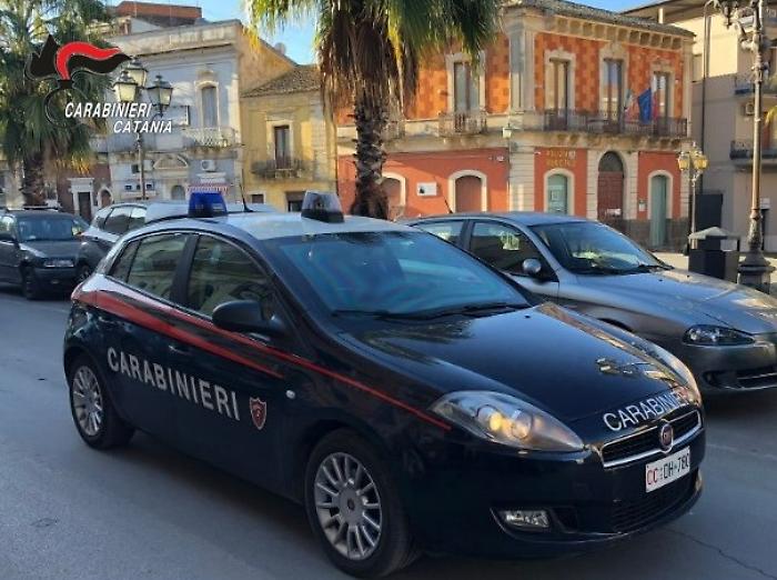 Assaltarono tabaccaio rubando soldi e Gratta e vinci: arrestati a Palagonia