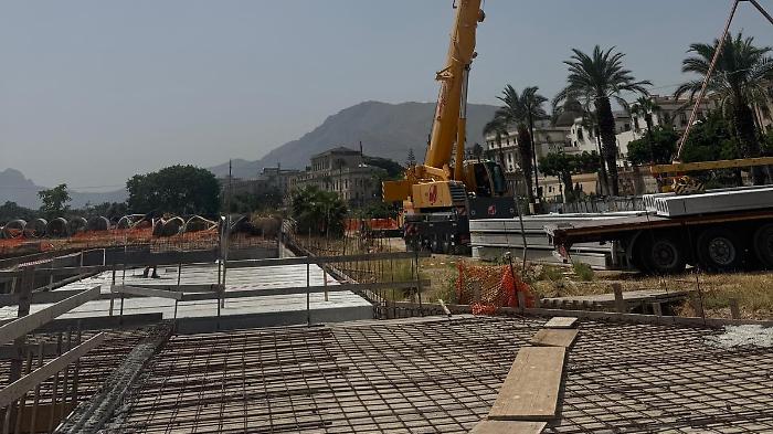 Lavori al Foro Italico di Palermo, al via la copertura della vasca: il prato torna verso la riapertura