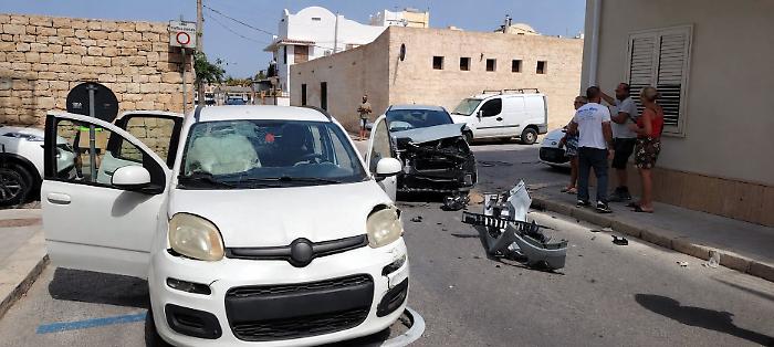 Donnalucata, incidente stradale con due feriti