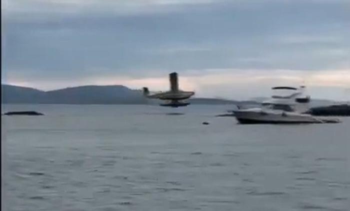 Un idrovolante si schianta e brucia a Seattle, un video amatoriale mostra gli attimi fatali