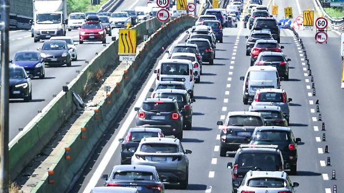 Esodo d'estate, Sicilia sotto osservazione speciale: Anas congela i cantieri su A19 e A29, weekend da bollino rosso
