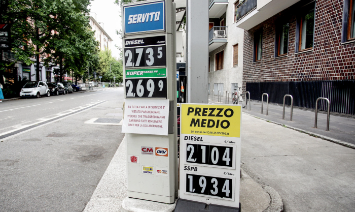 Caro carburanti, il ritorno dell&rsquo;accisa mobile: cos'&egrave; e come funziona davvero lo sconto che il governo vuole riaccendere