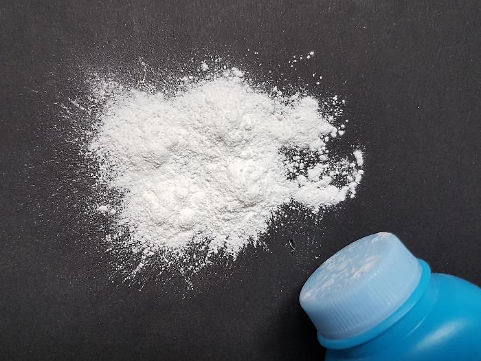 Johnson & Johnson e il conto del talco: l&rsquo;accordo miliardario che pu&ograve; chiudere una delle pi&ugrave; lunghe battaglie sanitarie d&rsquo;America
