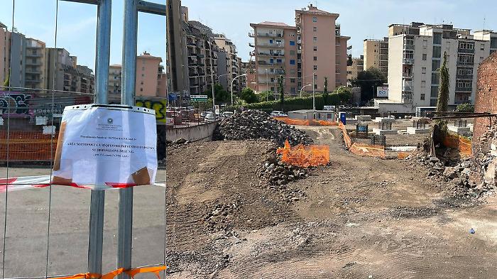 Catania, si fermano i lavori in via Palazzotto: posti i sigilli nel cantiere del supermercato