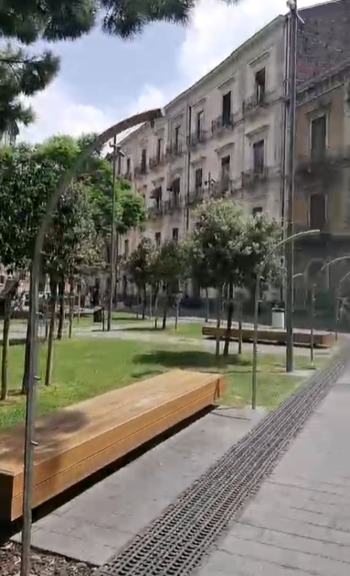 A Catania i nebulizzatori di piazza Turi Ferro ancora fuori uso: sollievo dal caldo negato