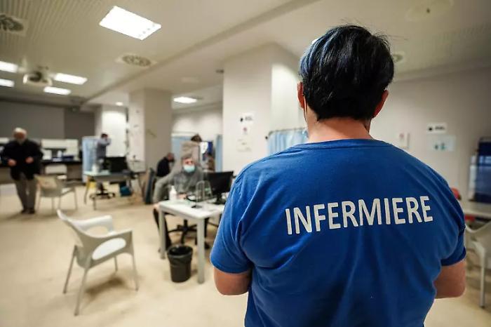 Sanit&agrave;, contratto rinnovato: fino a 240 euro al mese per gli infermieri e regole chiare sull'IA
