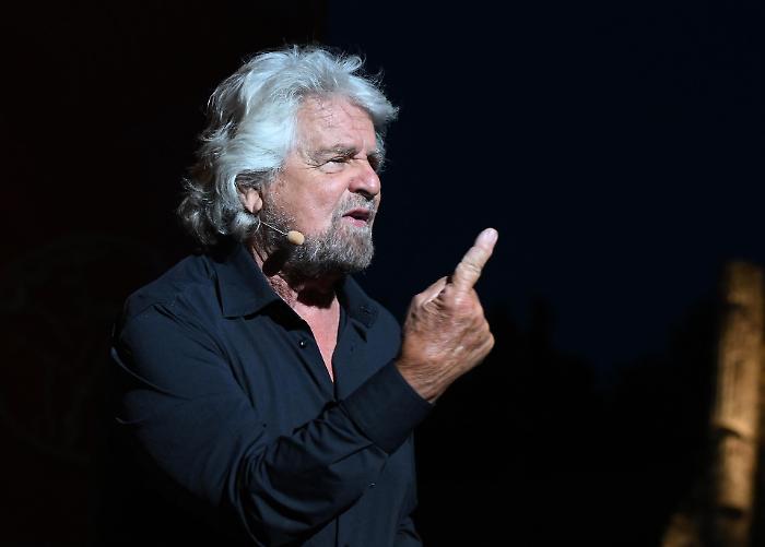 Riecco Beppe Grillo, il fondatore asfalta il M5S: &laquo;Ha perso la sua identit&agrave;, si sono montati la testa&raquo;