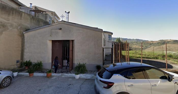 Valguarnera: mettono a soqquadro la chiesa e la profanano per cercare i soldi, ma alla fine vanno via con 20 euro