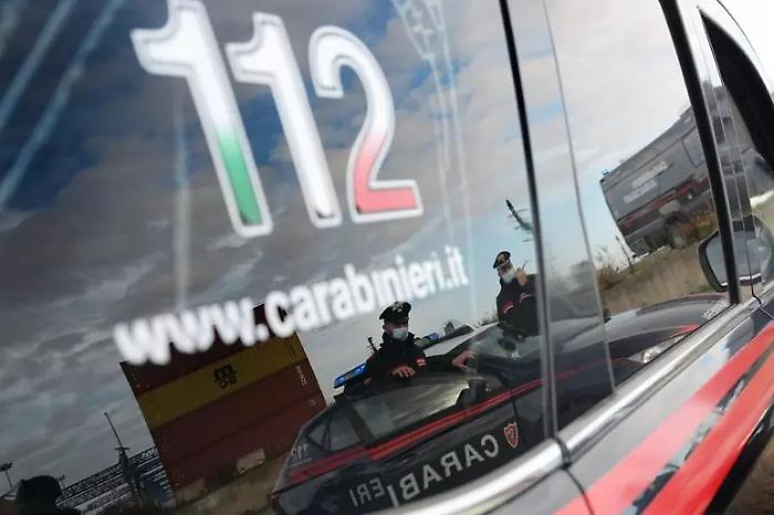 Musicista di 55 anni trovato morto in hotel forse per intossicazione da monossido di carbonio