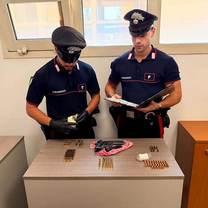 Tombini e cunicoli usati come nascondigli: allo Zen 2 sequestrata una pistola e 150 munizioni