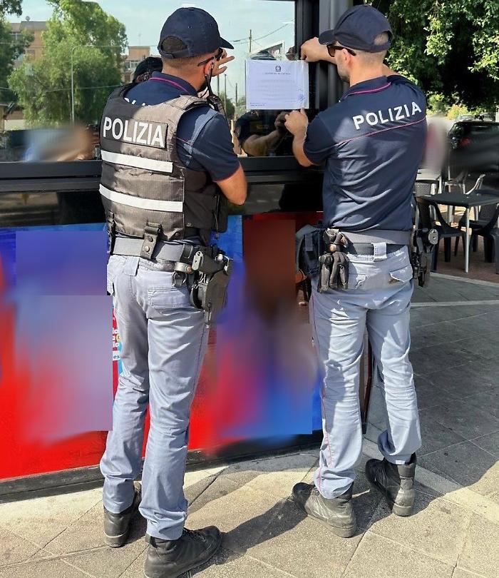 Chiuso per 7 giorni il chiosco-bar di via Leucatia: ritrovo abituale di pregiudicati