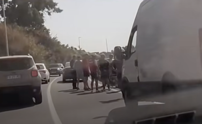 Santa Maria del Focallo (Ispica), auto investe ciclista
