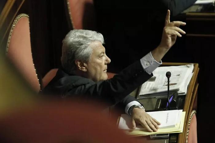 Alberto Tedesco, l&rsquo;ultima uscita di scena di un protagonista scomodo della politica pugliese