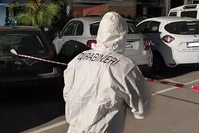 Accoltella a morte l'ex fidanzato dell'attuale compagna dopo una rissa: giovane siciliano arrestato a Vescovato