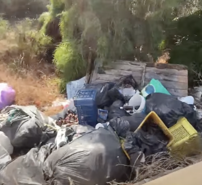 Microdiscarica abusiva a Passo Marinaro (Ragusa), l'allarme dell'ambientalista Andrea Di Priolo