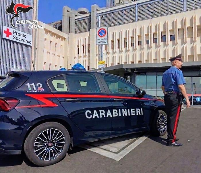Evade dai domiciliari per visitare in ospedale l'ex che aveva picchiato la sera prima: arrestato